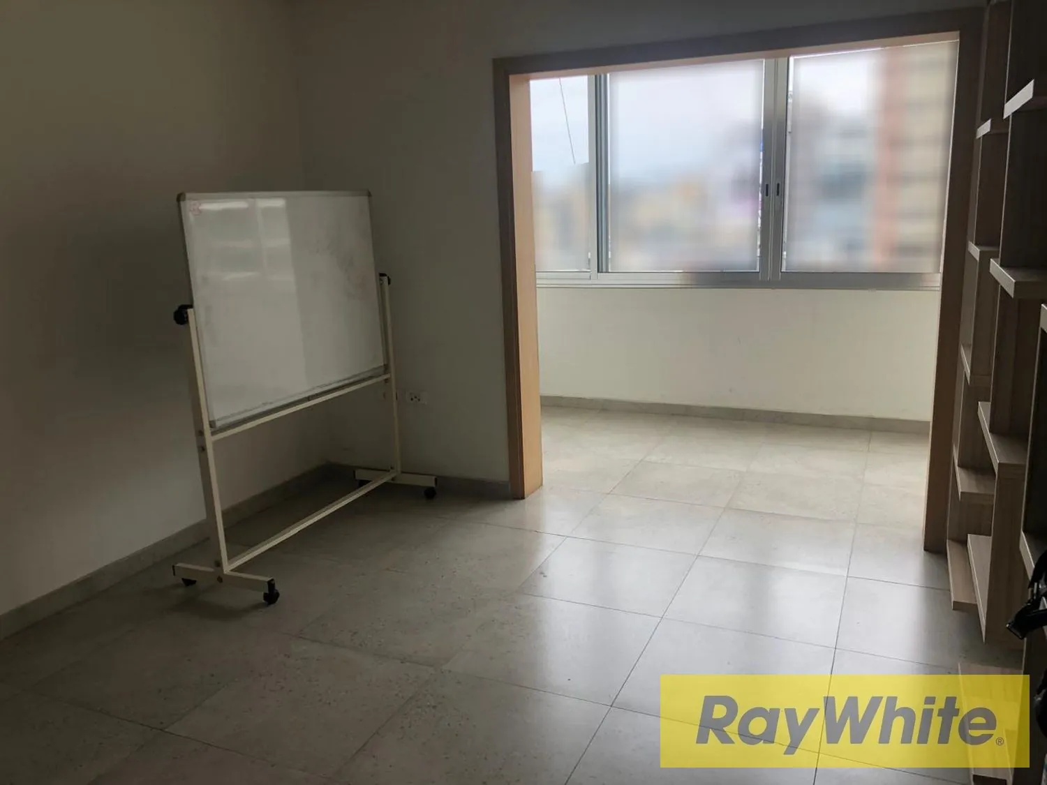 Office For Rent In Zalka — الصورة 2