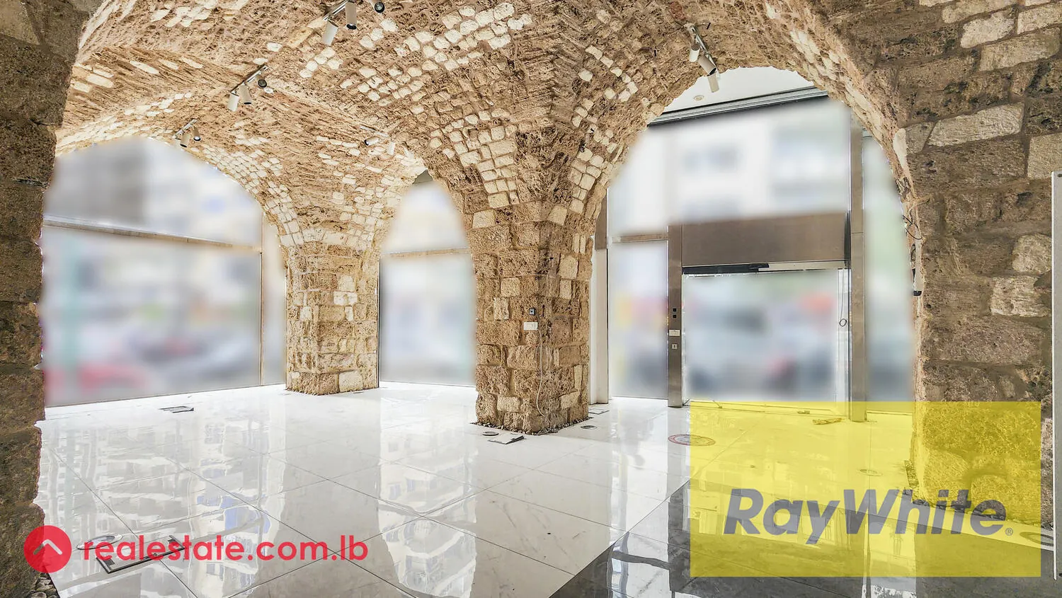 3 Levels Shop For Rent Prime Location In Achrafieh — الصورة 2
