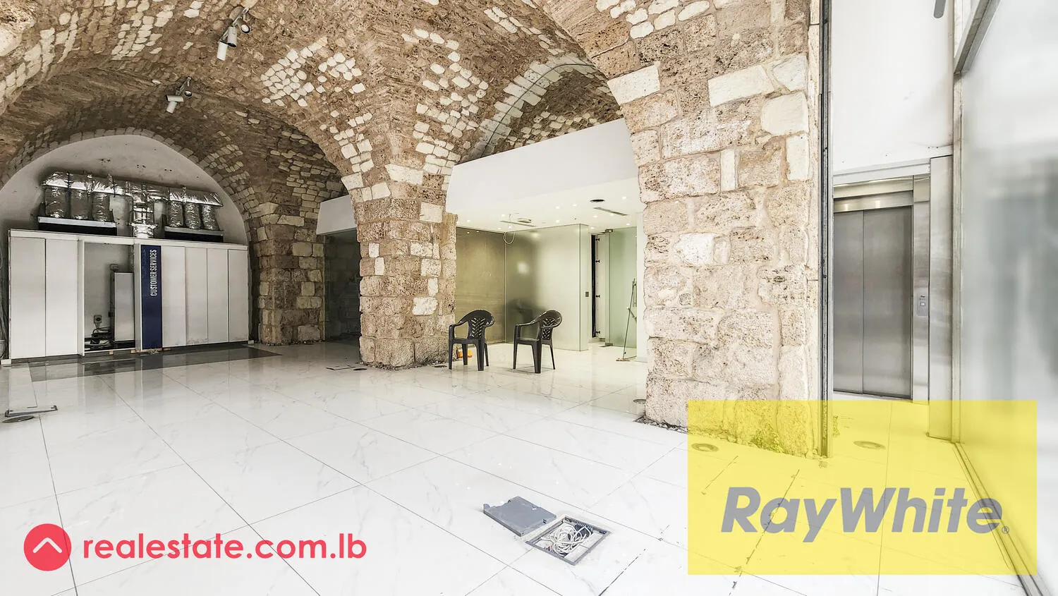 3 Levels Shop For Rent Prime Location In Achrafieh — الصورة 3