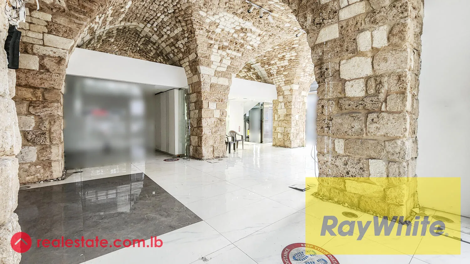 3 Levels Shop For Rent Prime Location In Achrafieh — الصورة 5