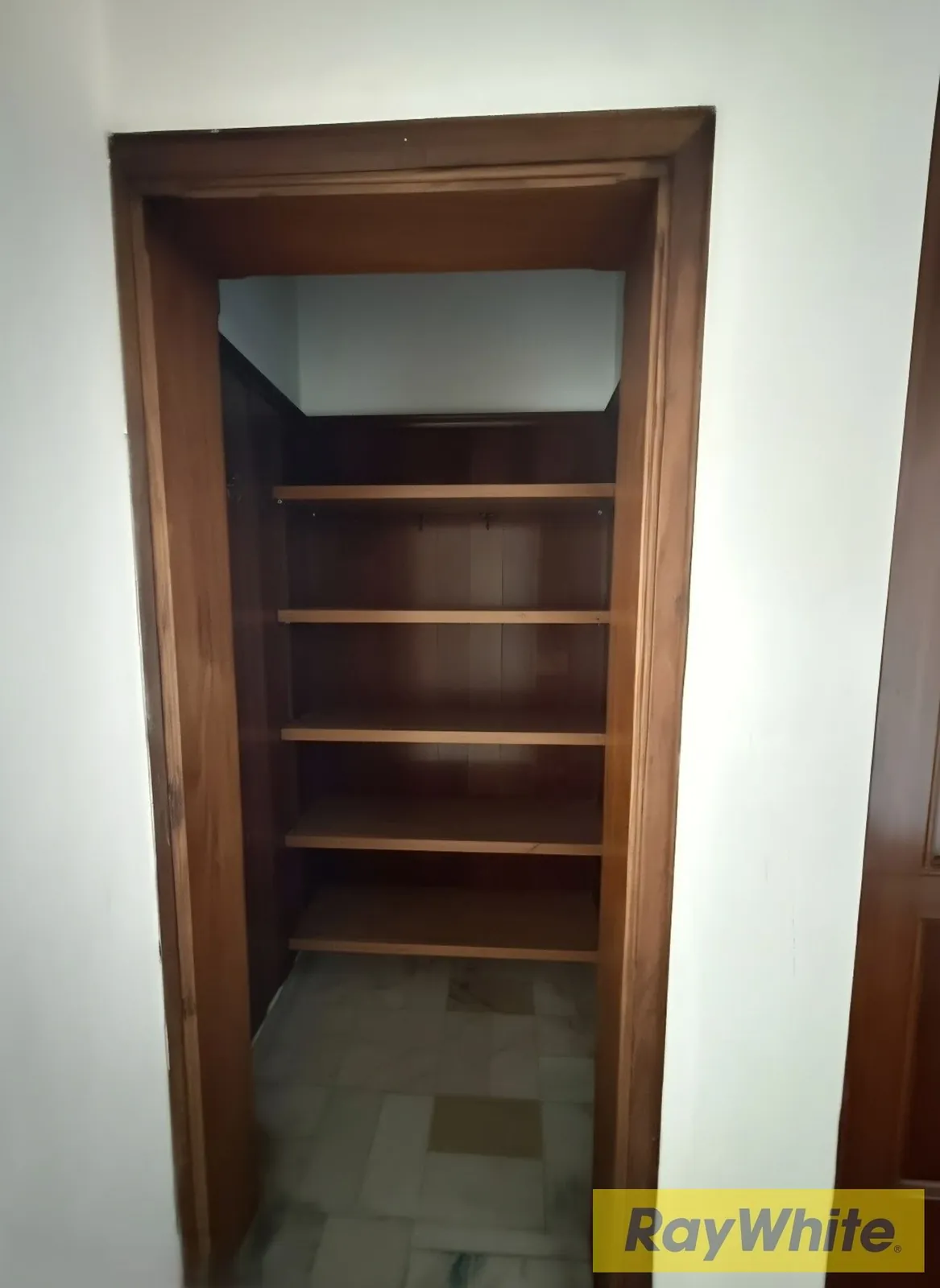 Vintage Garden Apartment For Sale In Fanar — photo 3
