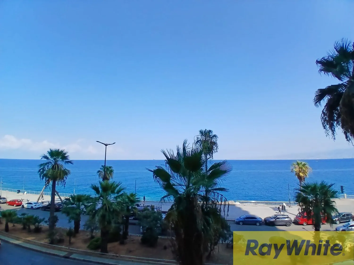 Luxury Apartment For Sale In Ain Al Mraiseh — photo 3