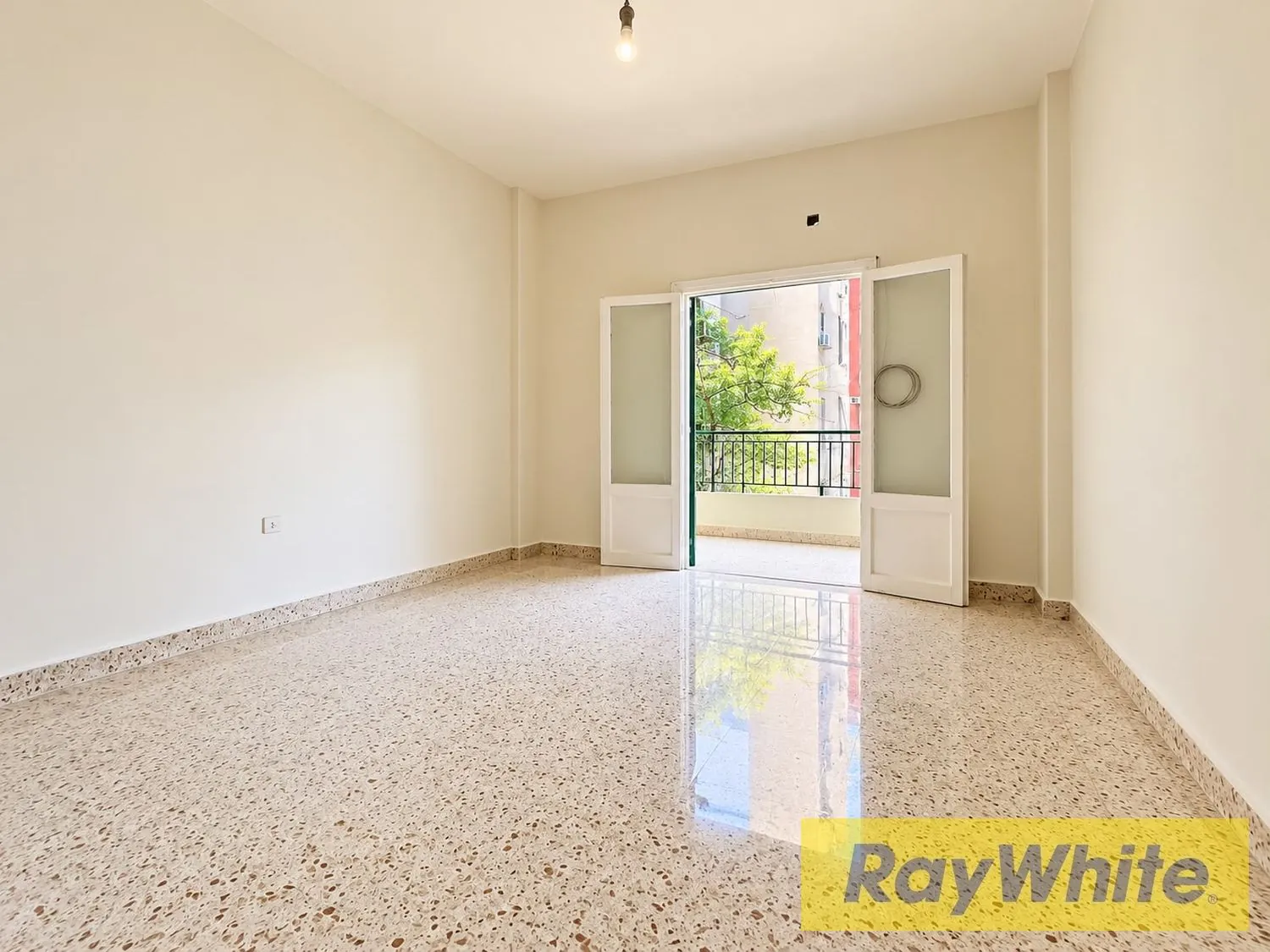 Apartment For Rent – Ain El Remmaneh — الصورة 3
