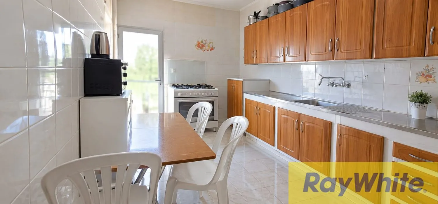 Furnished Apartment For Sale In Mar Elias — الصورة 5