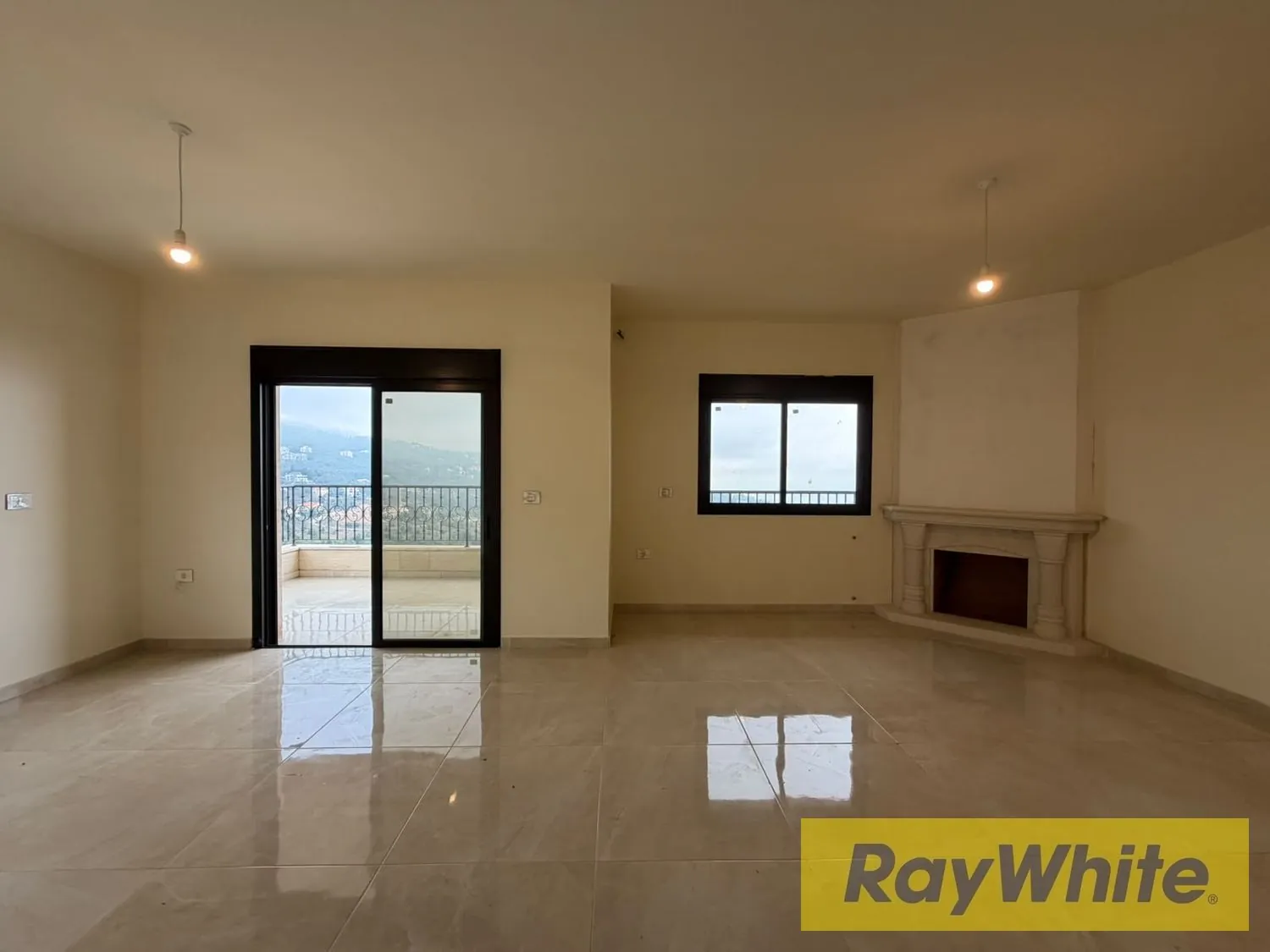 Deluxe Apartment For Sale – Ain El Kharroubeh — photo 2