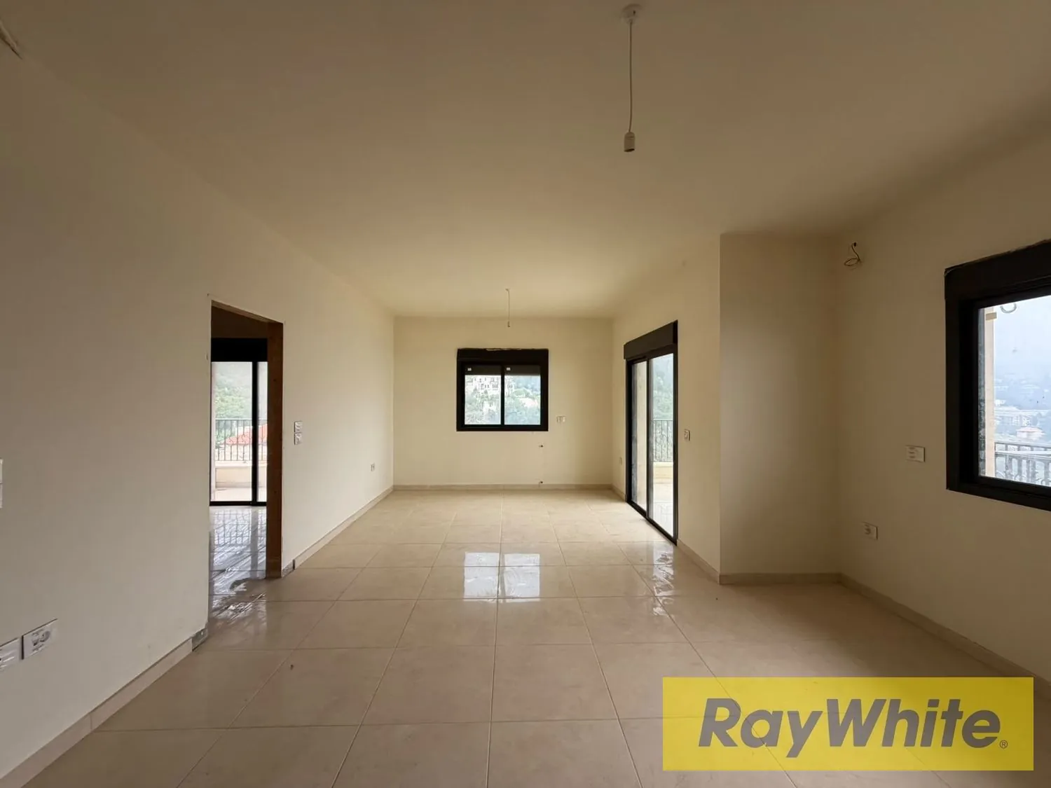 Deluxe Apartment For Sale – Ain El Kharroubeh — photo 4