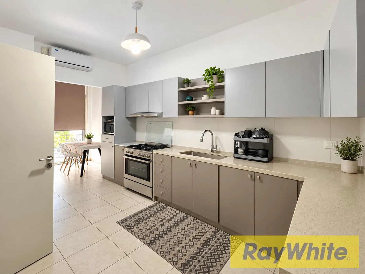 Spacious 200 Sqm Apartment For Sale – Dora — photo 2