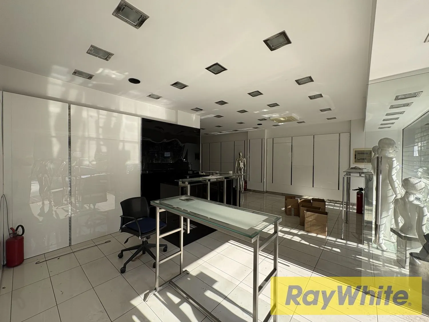 Shop For Rent In Jdeideh | Prime Location — photo 2