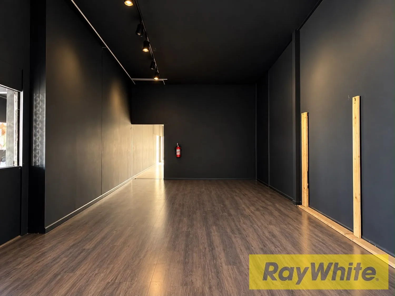 Prime Showroom For Rent In Dekwaneh