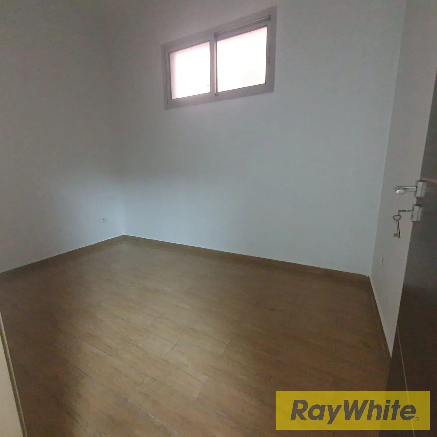 Office For Rent In Dora — الصورة 3