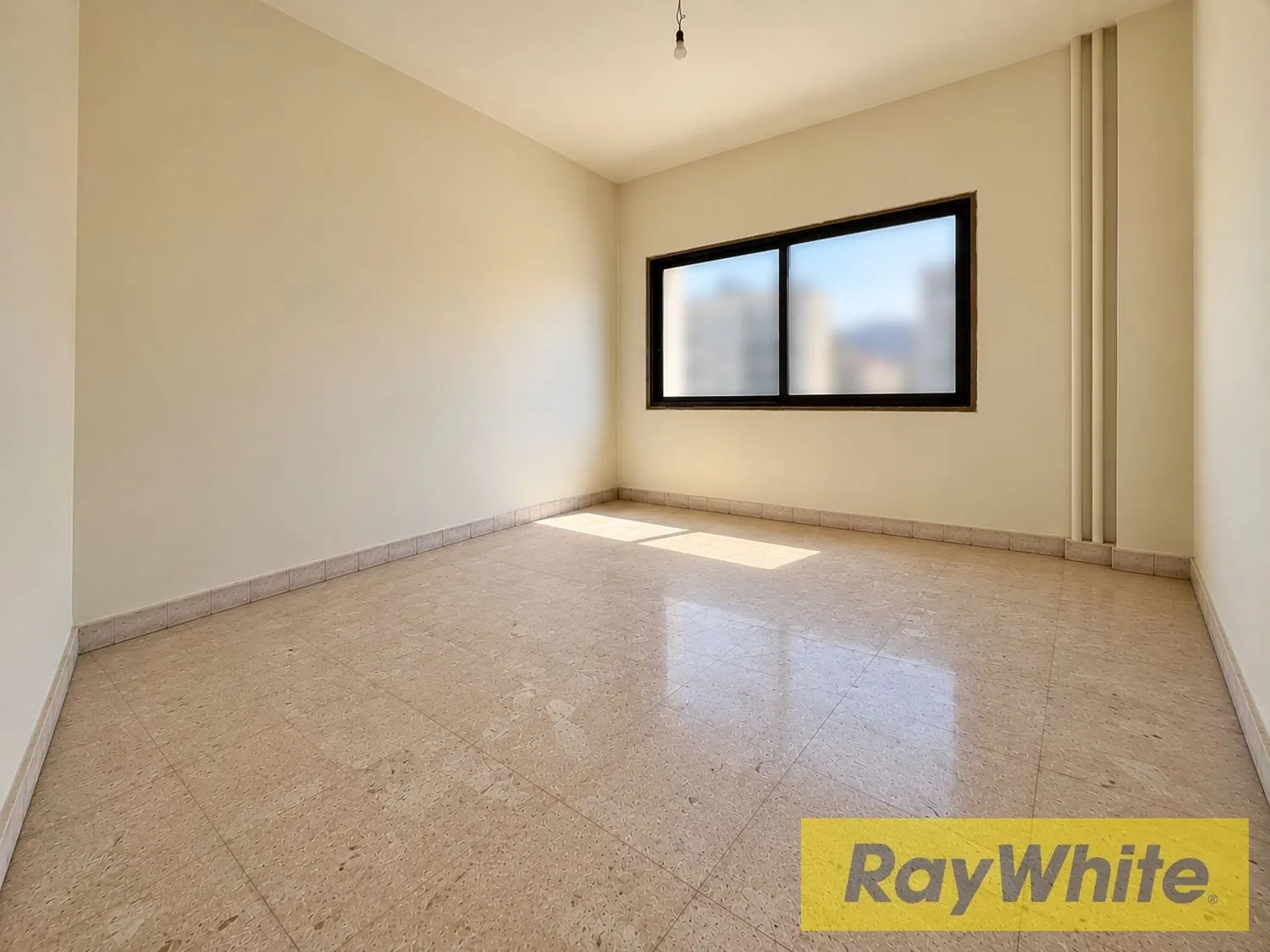 Apartment / Office For Sale In Horsh Tabet — الصورة 5