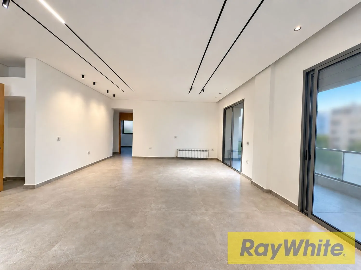 For Rent | Fully Renovated | Horsh Tabet | 280 Sqm