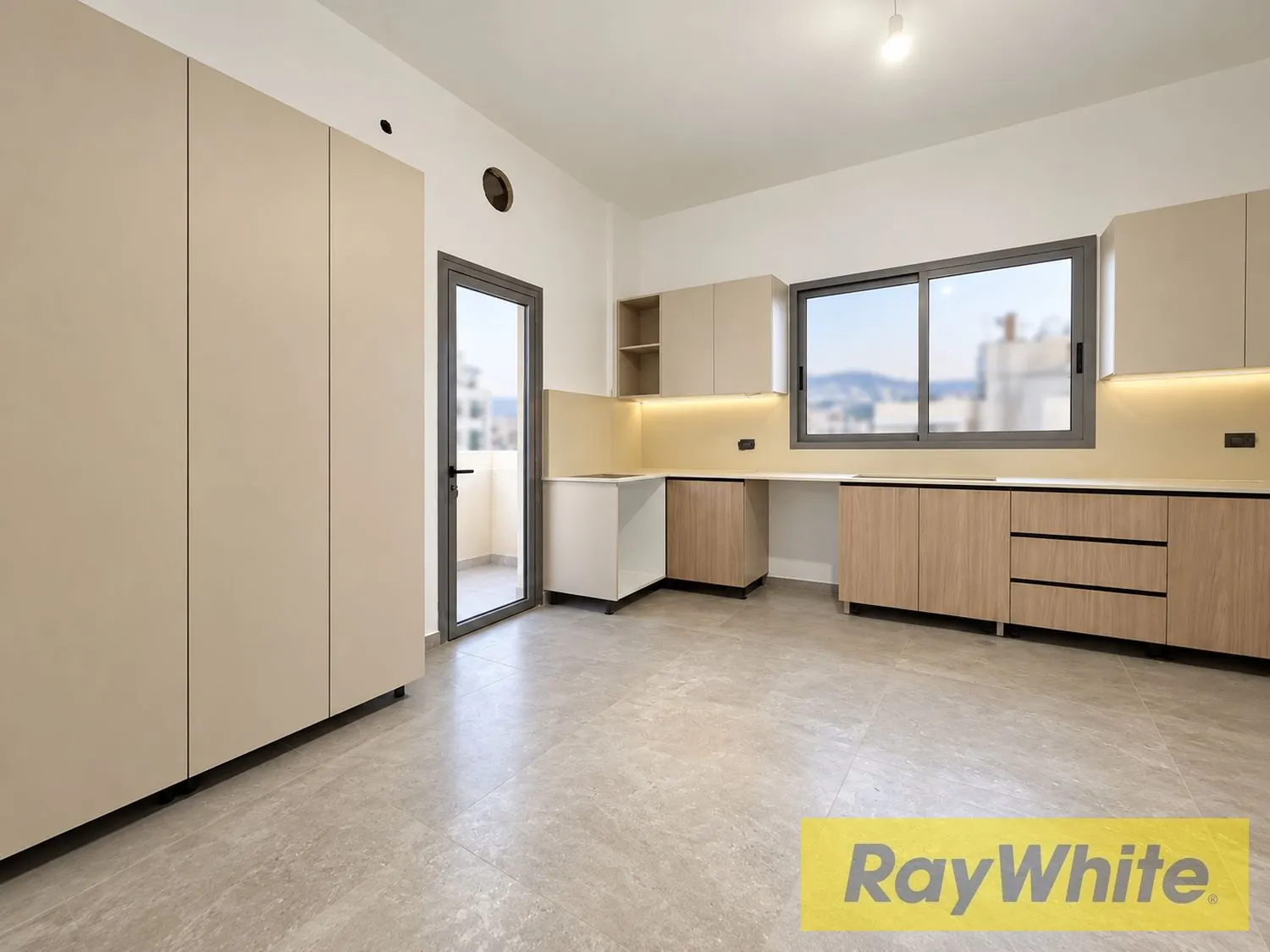 For Rent | Fully Renovated | Horsh Tabet | 280 Sqm — الصورة 3