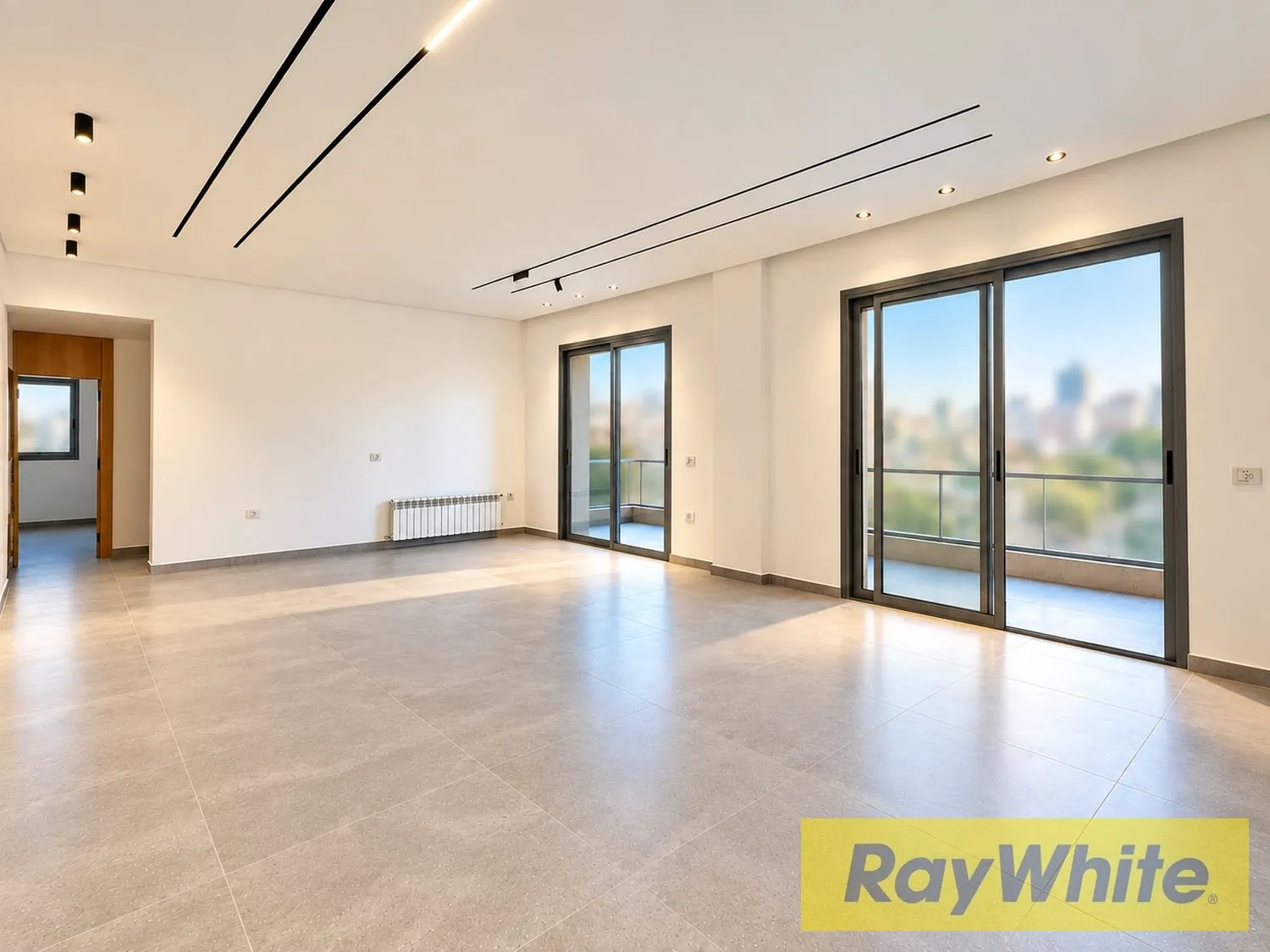 For Sale | Fully Renovated | Horsh Tabet | 280 Sqm — الصورة 2