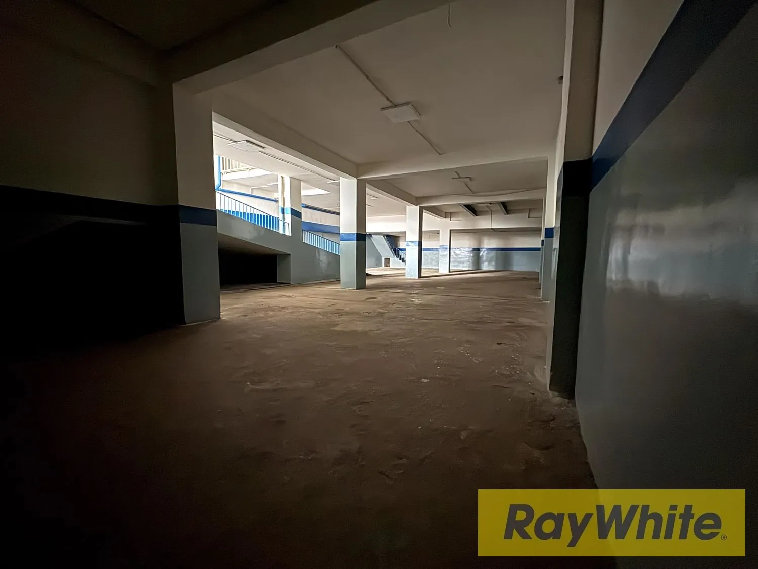 Warehouse For Rent In Bauchriyeh — الصورة 2