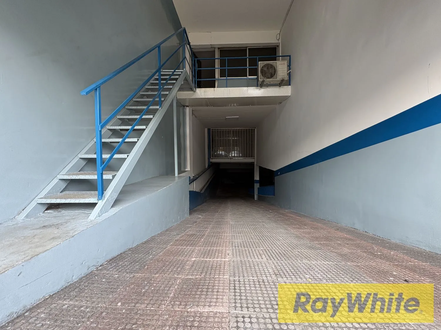 Warehouse For Rent In Bauchriyeh — الصورة 3