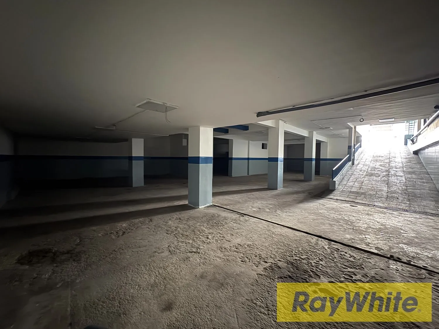 Warehouse For Rent In Bauchriyeh — الصورة 5