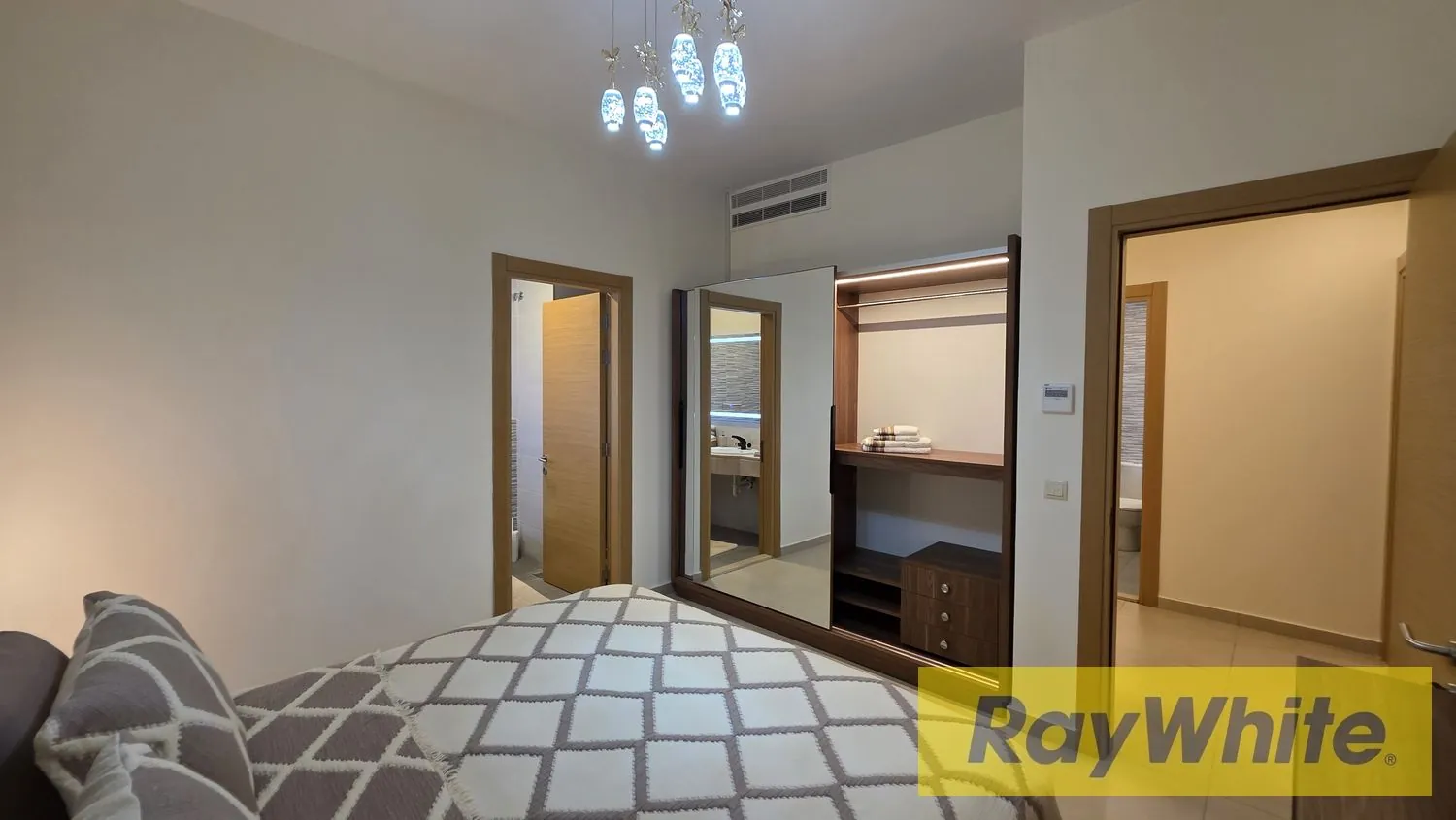 Fully Furnished Apartment For Rent In Louaizeh — الصورة 3