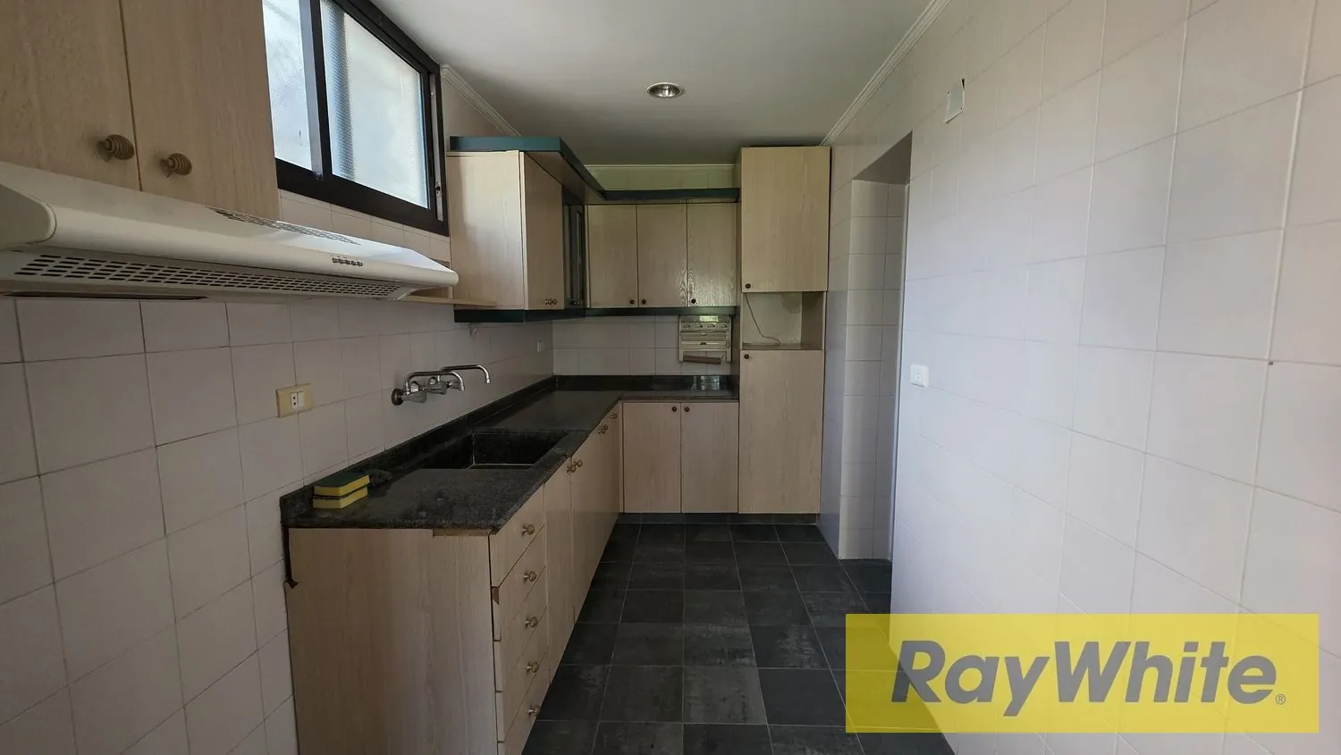 House For Rent In Louaizeh — الصورة 5