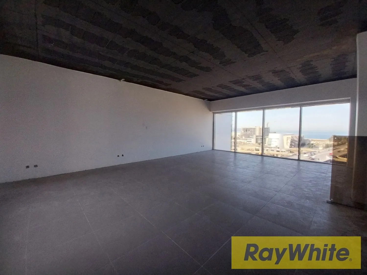 Office For Sale In Dbayeh — الصورة 2