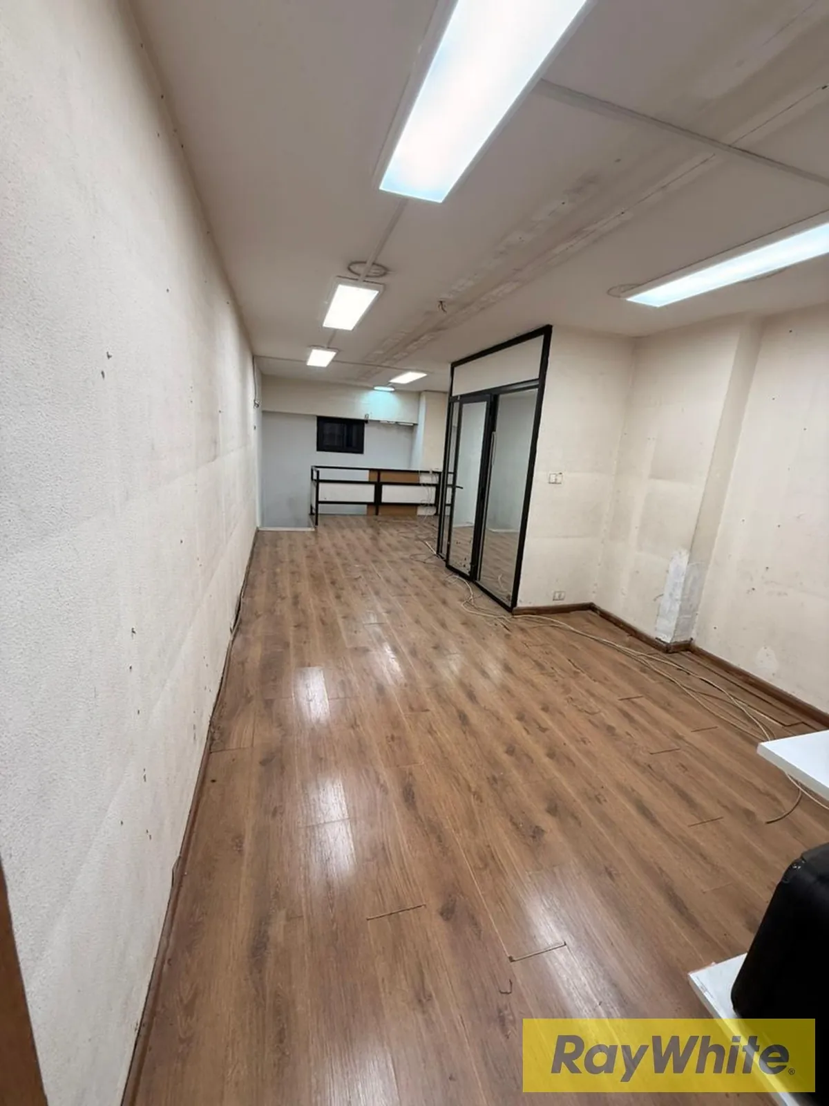 Shop For Rent In Jdeideh | Prime Location — الصورة 4