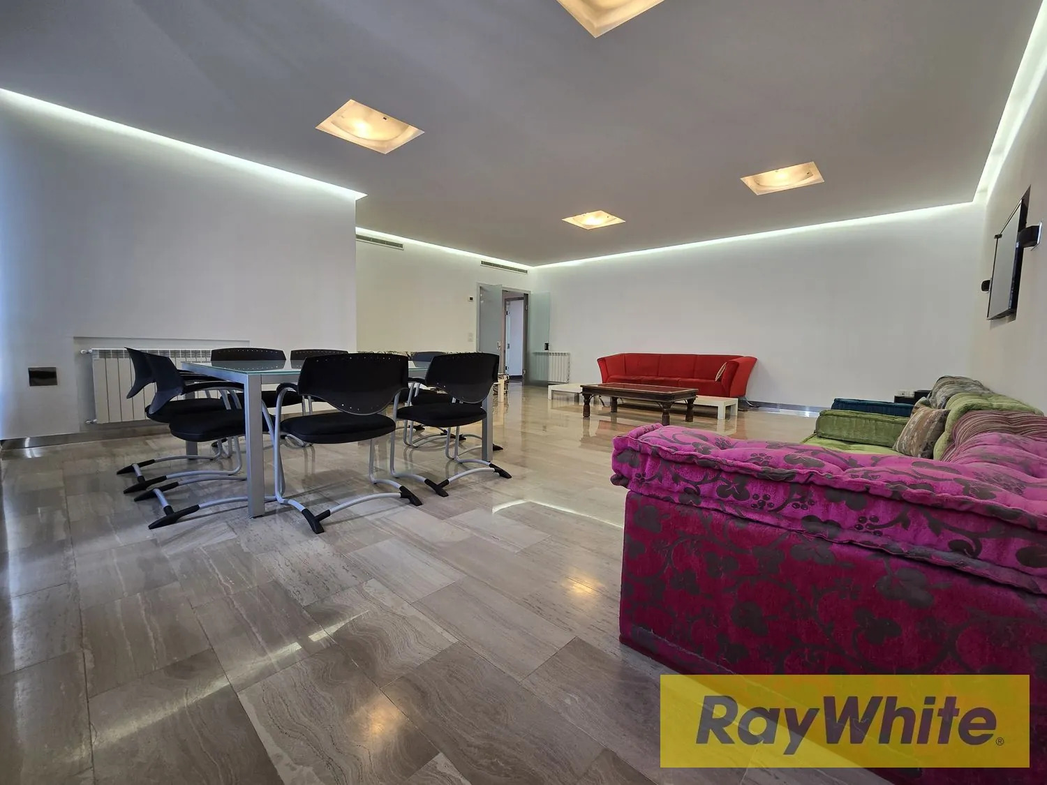Apartment For Sale In Achrafieh, Sodeco | Prime Location — الصورة 2