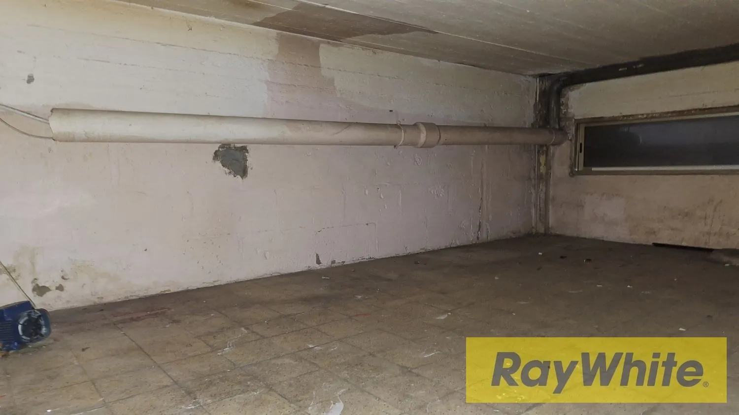 Shop For Sale In Achrafieh | Ghofrayel Street — الصورة 3