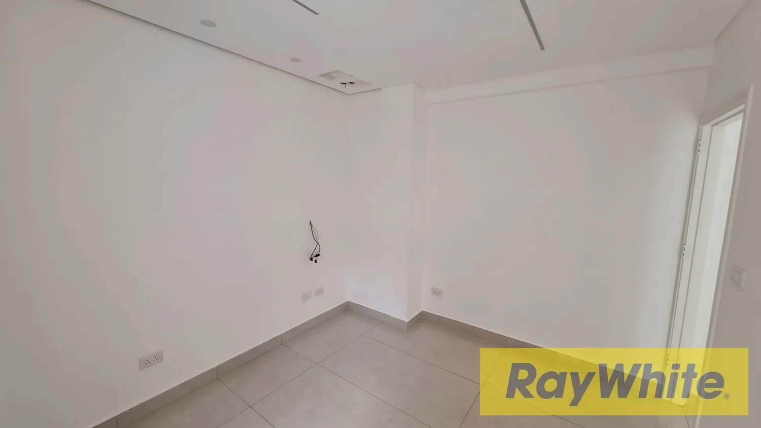 Shop For Rent In Achrafieh | Prime Location — photo 2