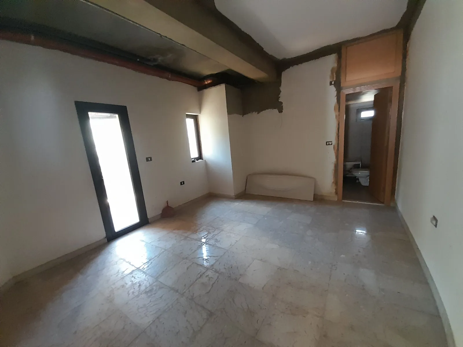 Luxurious Villa For Sale In Cornet El Hamra | Prime Location — photo 3