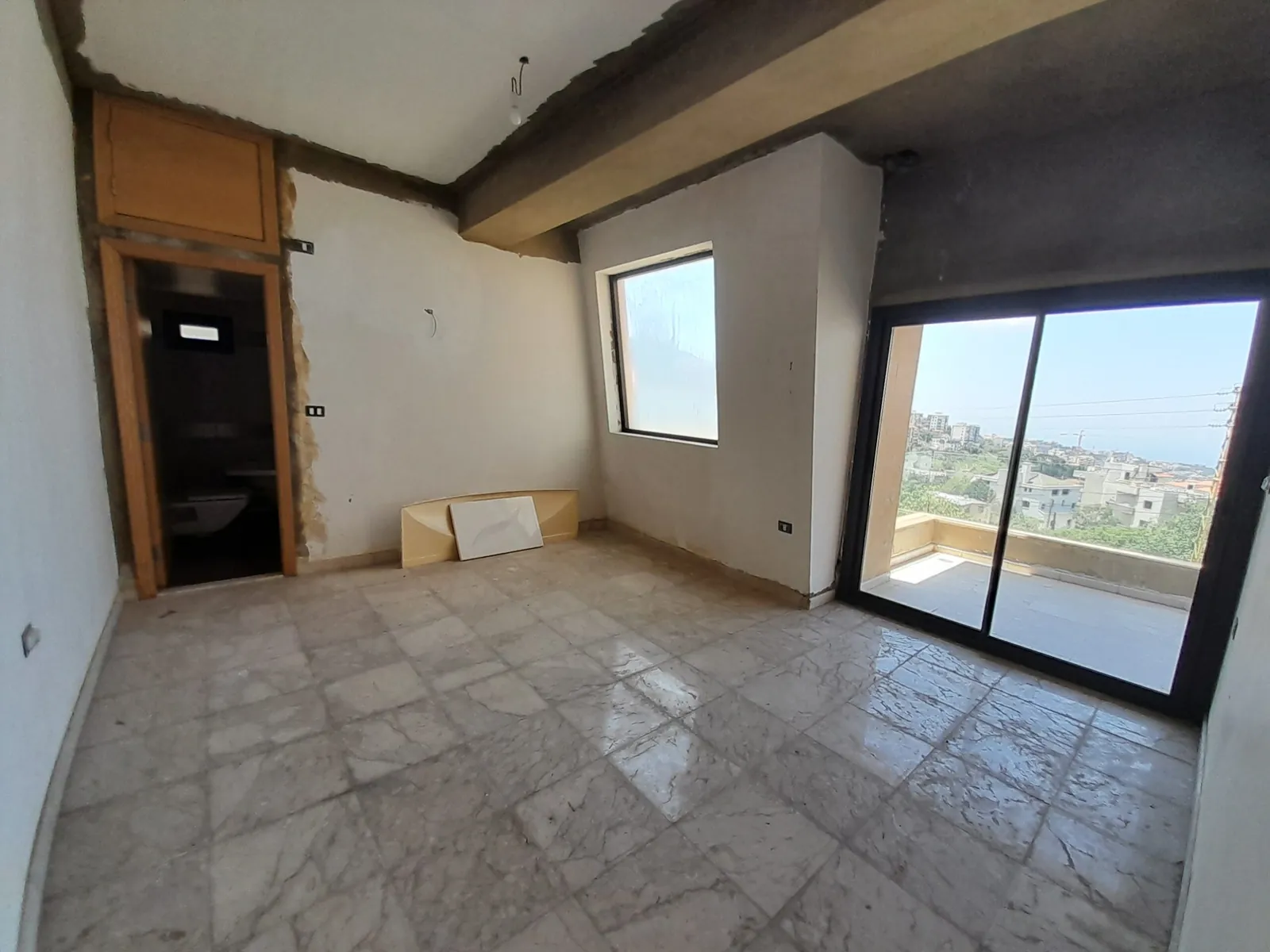 Luxurious Villa For Sale In Cornet El Hamra | Prime Location — photo 5