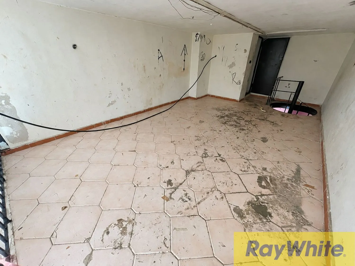 Shop For Rent In Tarik El Jdideh — الصورة 2