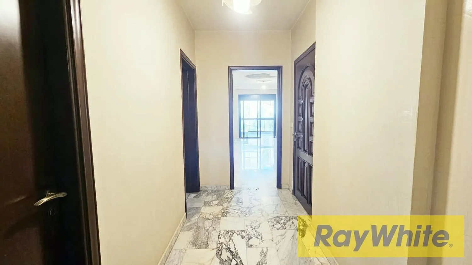 Apartment For Sale In Hazmieh — الصورة 2
