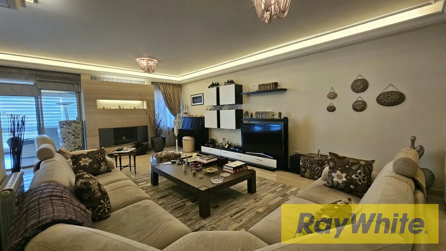 Apartment For Sale In Hazmieh — الصورة 3