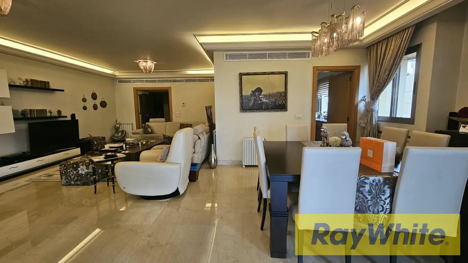 Apartment For Sale In Hazmieh — الصورة 5