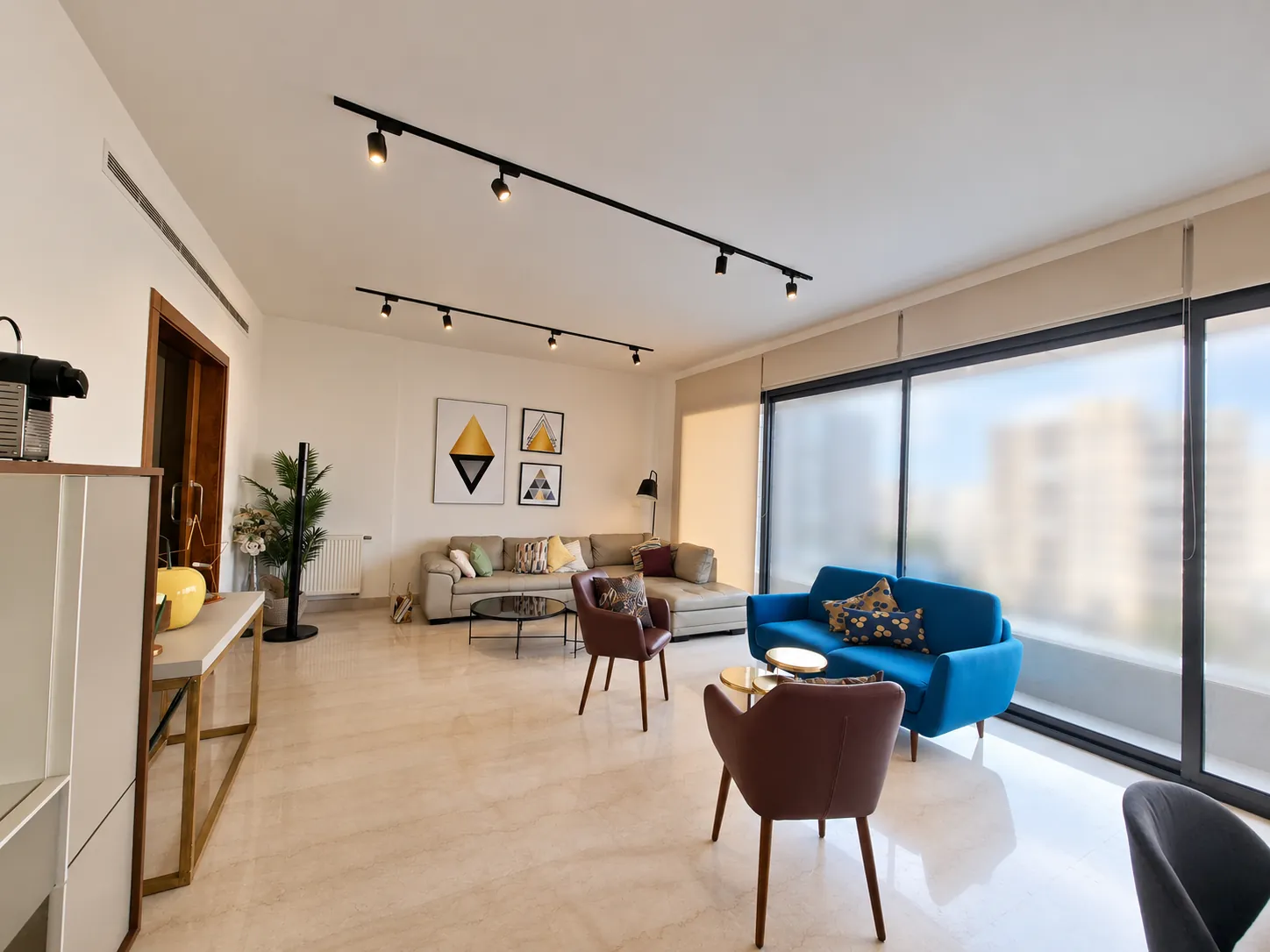 Luxury Furnished Apartment For Rent In Jal El Dib | Prime Location — الصورة 3