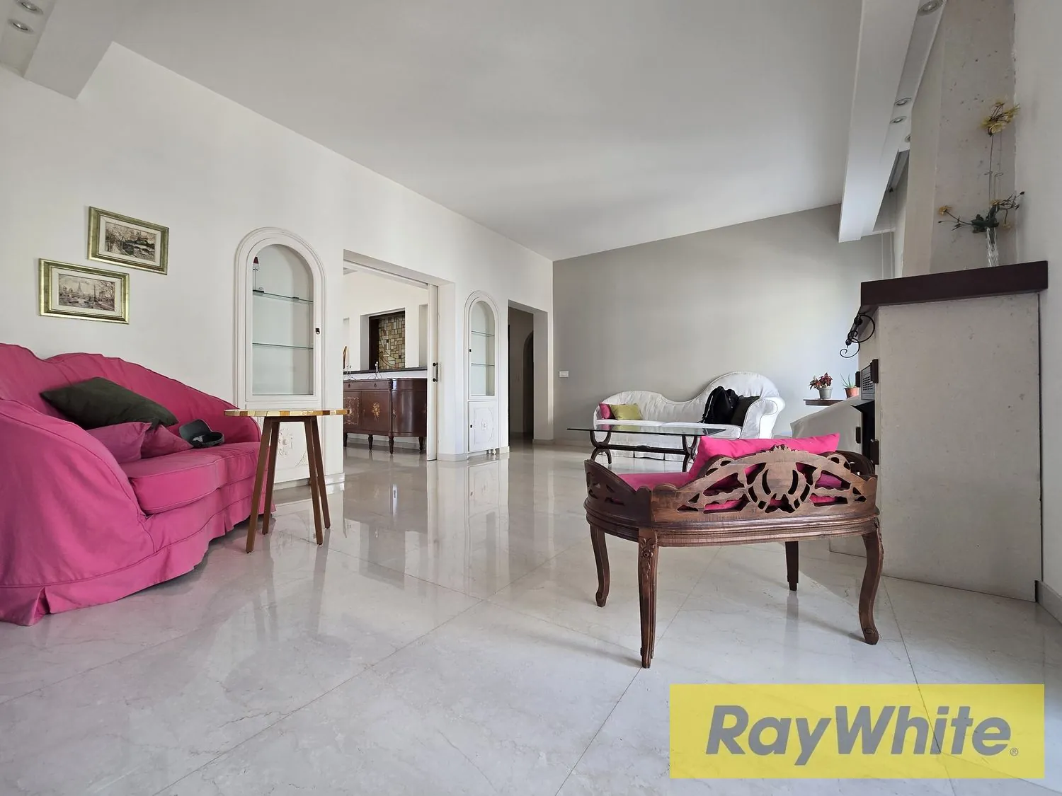 Furnished Apartment In Achrafieh, Beirut | Prime Location — الصورة 4