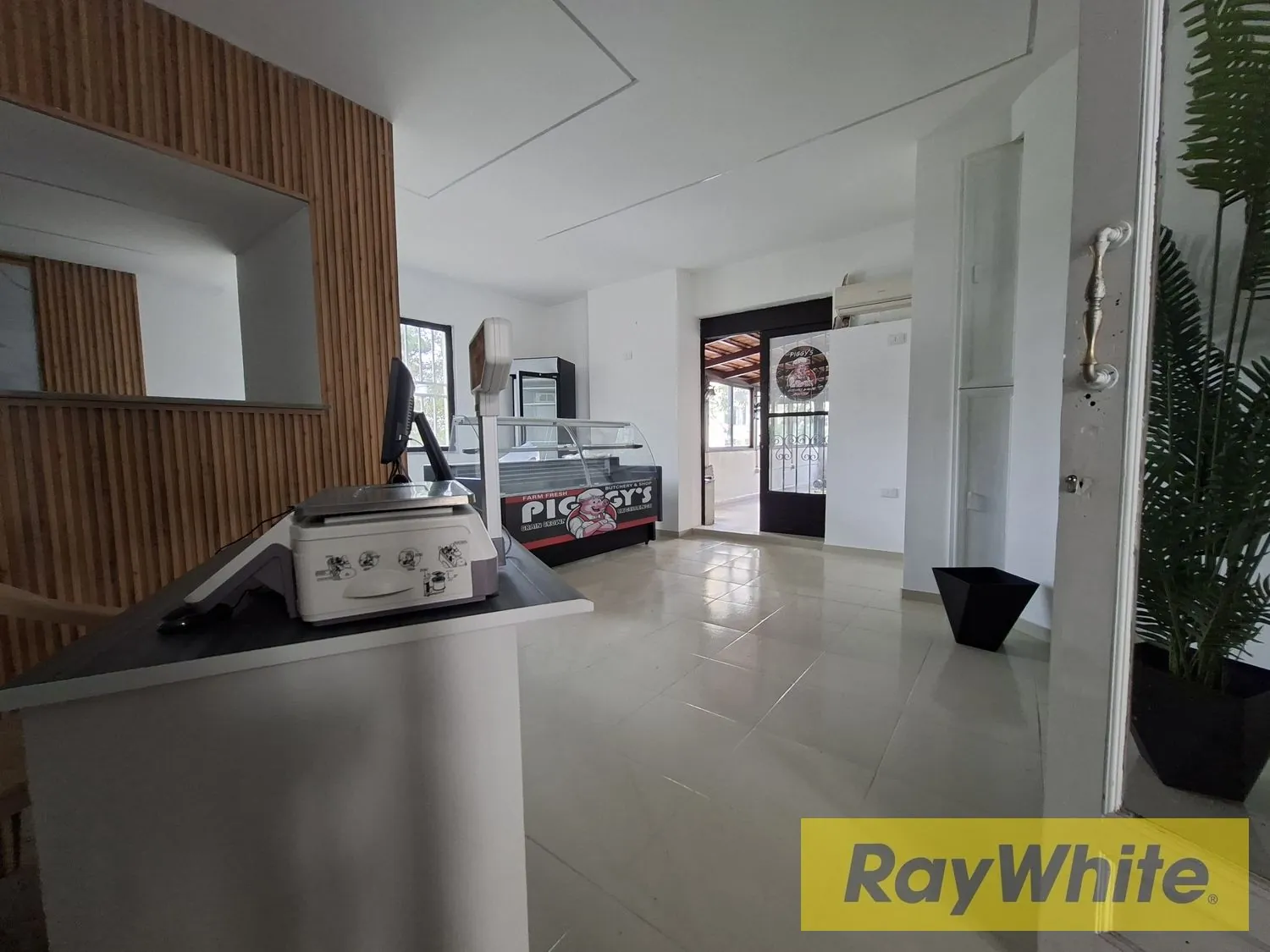 Shop For Sale In Zalka | Prime Location — الصورة 5