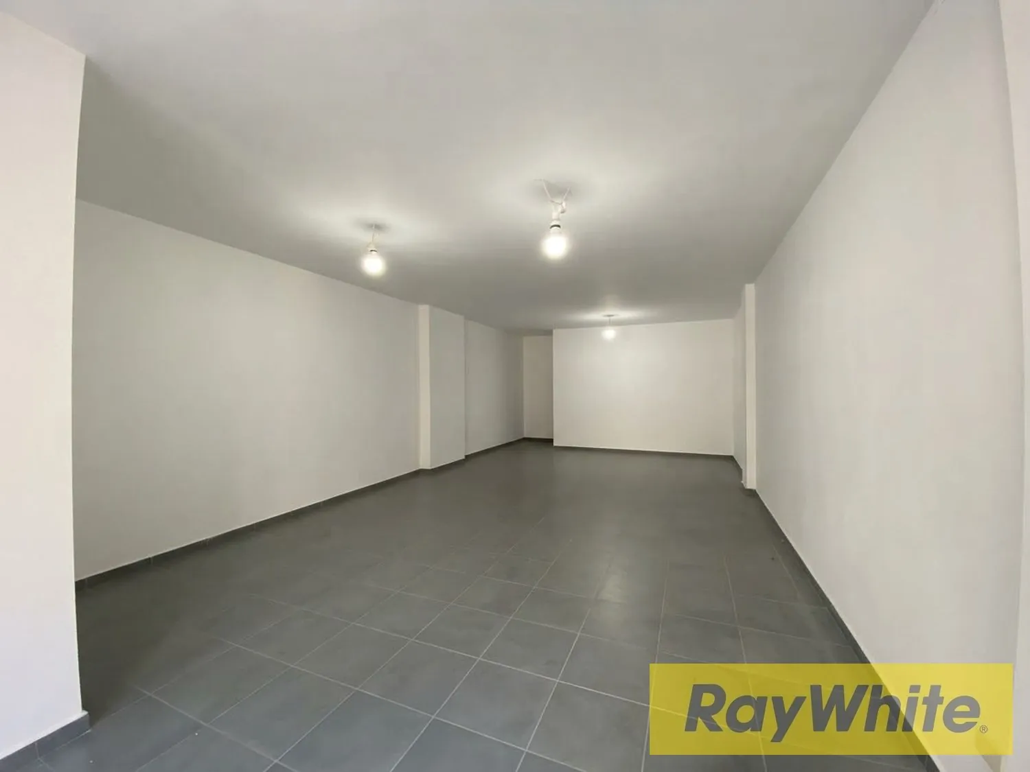 Shop For Rent In Dik El Mehdi — الصورة 4