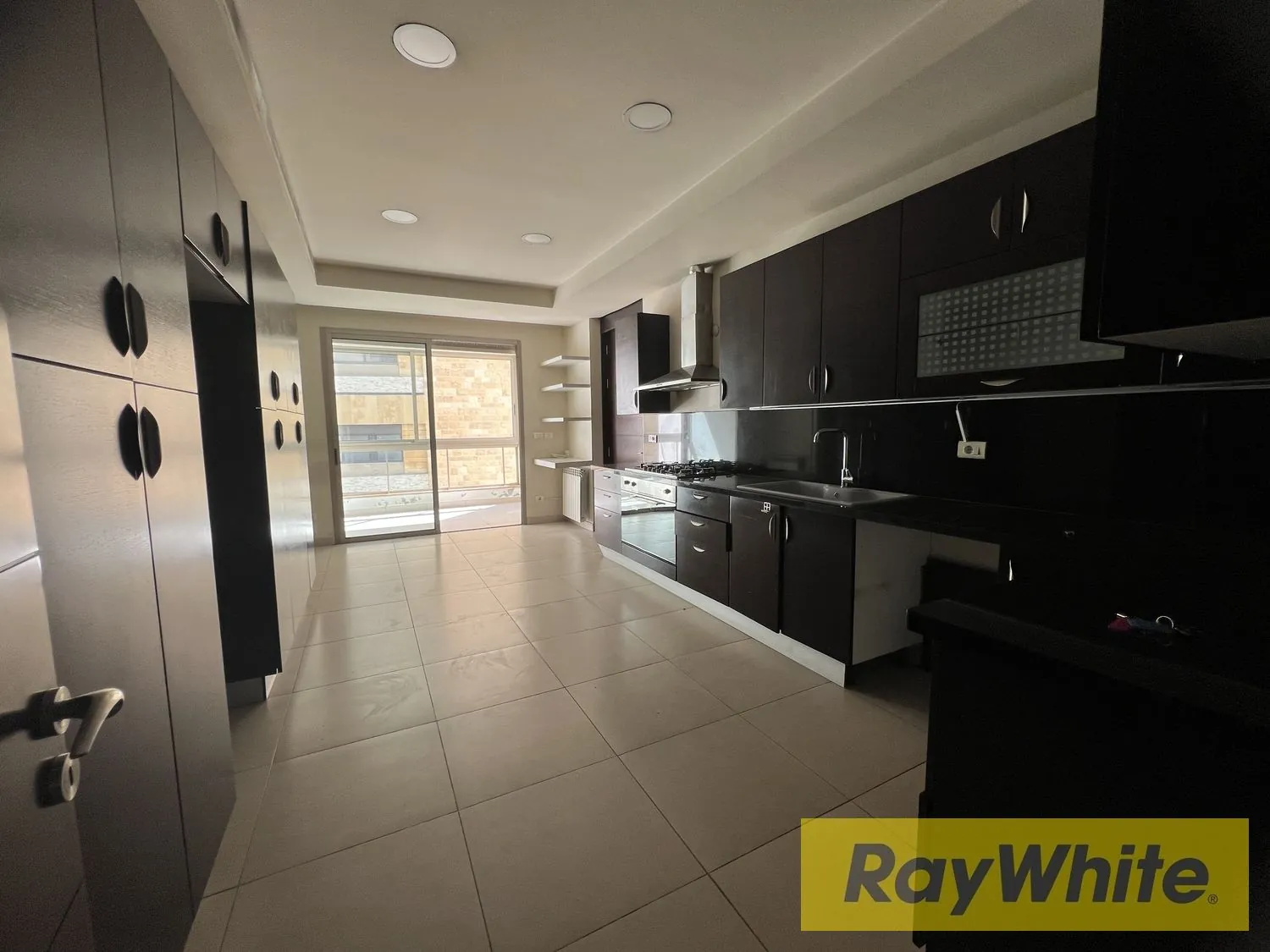 Apartment For Rent In Naccache — الصورة 4