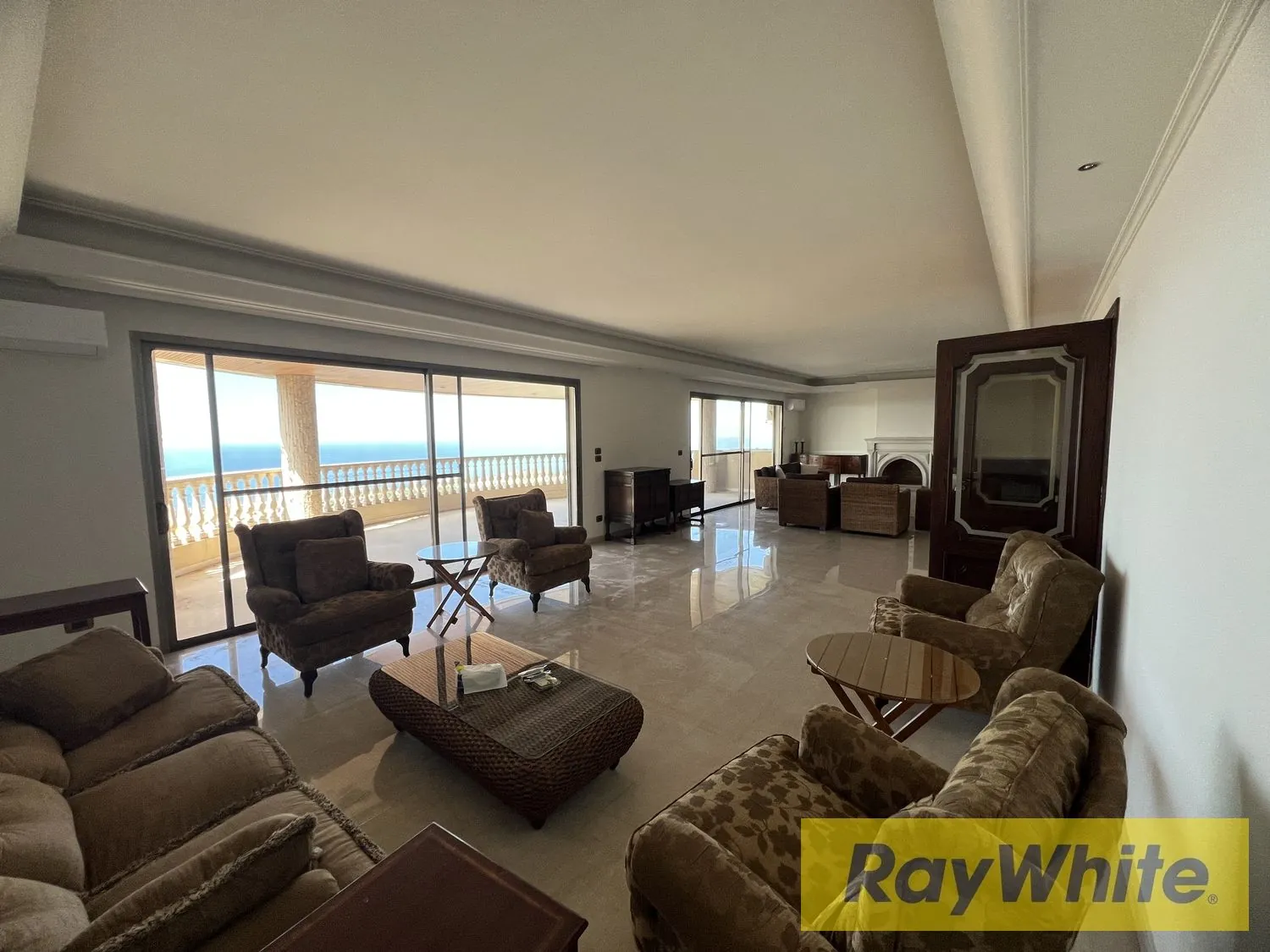 Luxury Furnished Apartment For Rent In Biyada | Open Sea View — الصورة 2