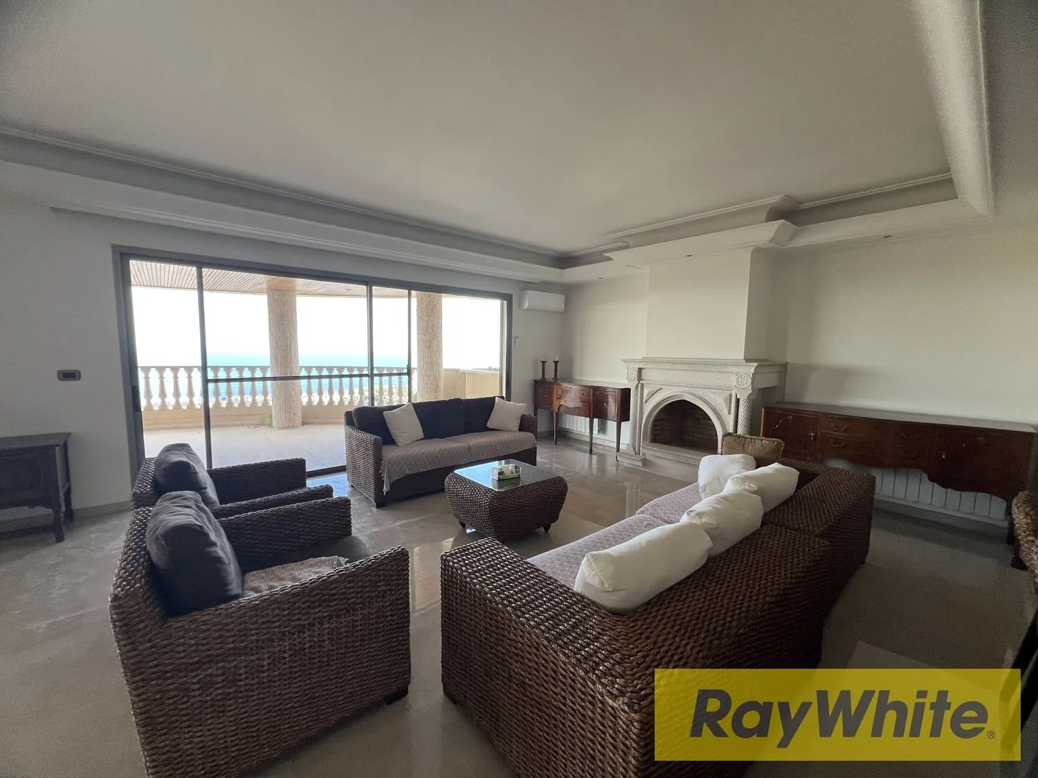 Luxury Furnished Apartment For Rent In Biyada | Open Sea View — الصورة 5