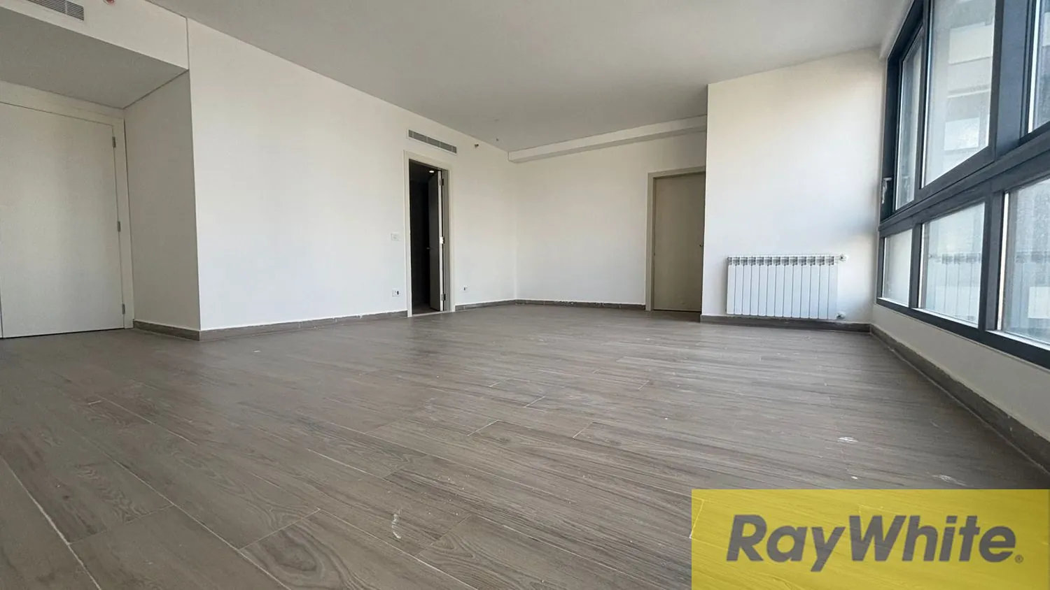 Apartment For Sale In Ain El Mraiseh — الصورة 4