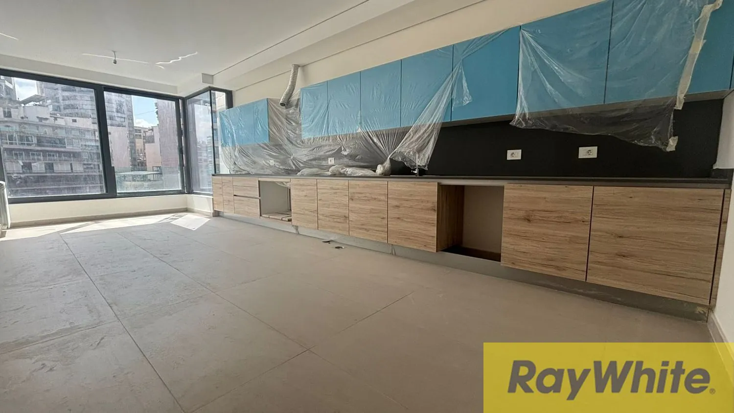 Apartment For Sale In Ain El Mraiseh — الصورة 5