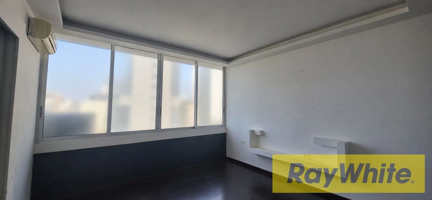 Office For Rent In Achrafieh | Prime Location — الصورة 4
