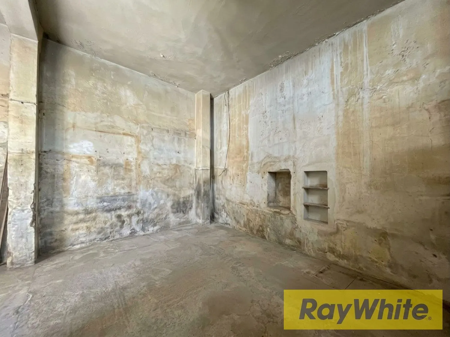 Industrial Space For Sale In Fanar – Former Carpentry Workshop — الصورة 2
