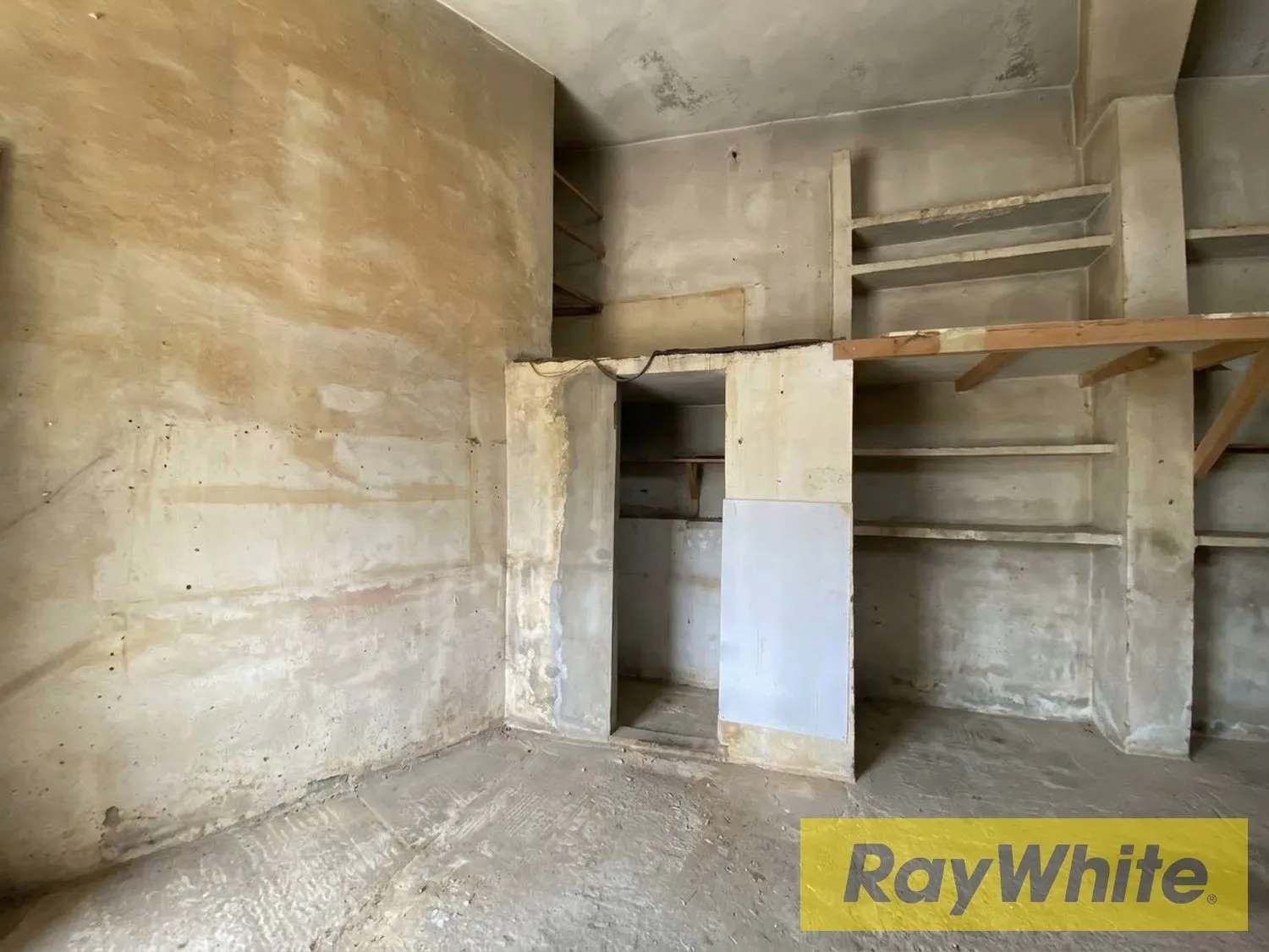 Industrial Space For Sale In Fanar – Former Carpentry Workshop — الصورة 3