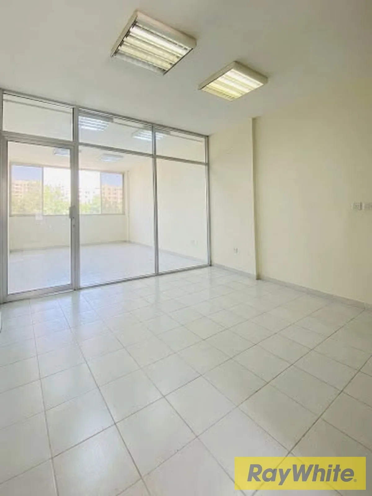 50 Sqm Office/clinic For Sale – Style It Your Way — الصورة 4