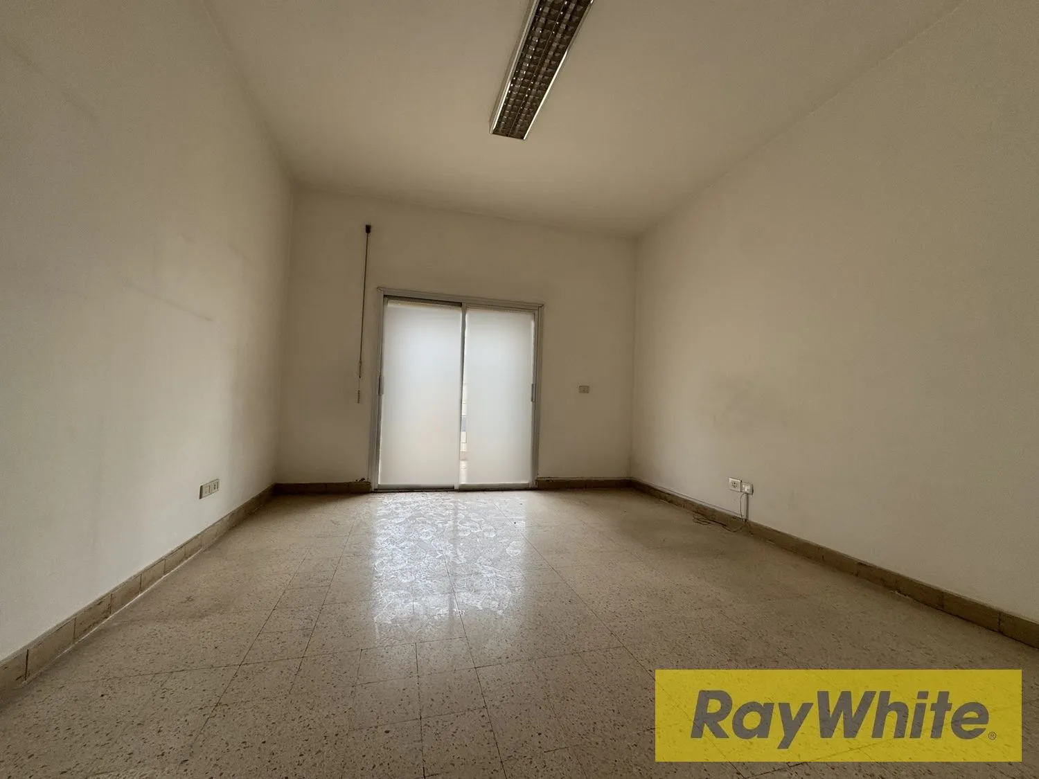 100 Sqm Office For Sale In Horsh Tabet, Sin El Fil — الصورة 4