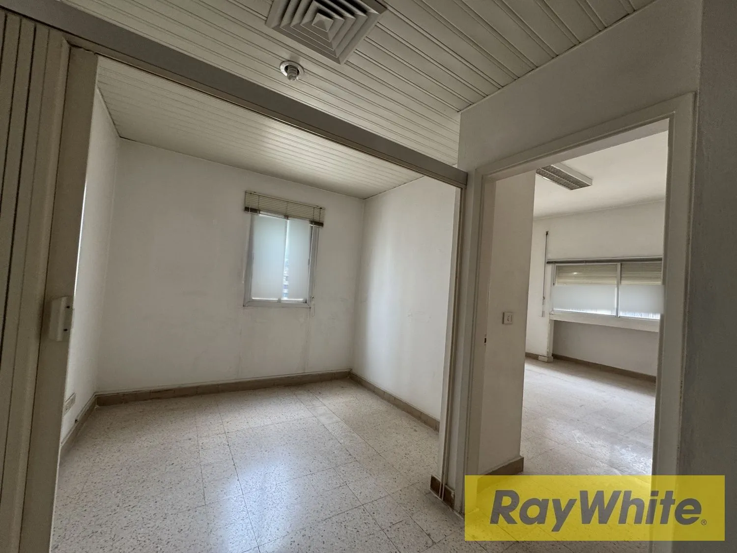 100 Sqm Office For Sale In Horsh Tabet, Sin El Fil — الصورة 5