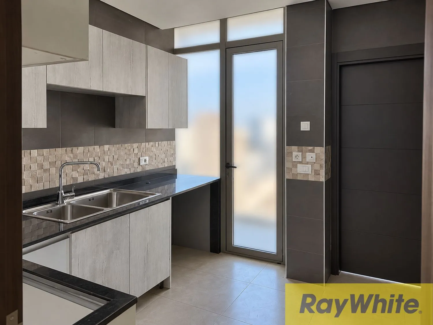Apartment For Rent In Hamra — photo 4